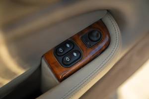 Image 43/46 of Jaguar XK8 4.0 (1998)