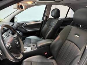 Image 13/27 of Mercedes-Benz C 55 AMG (2005)