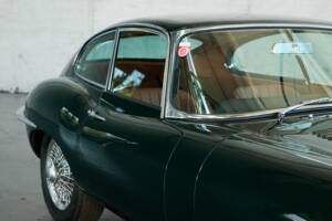 Image 24/50 de Jaguar E-Type (1970)