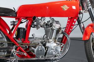 Image 18/34 of Ducati 125 Sport (1957)