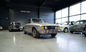 Image 1/27 of Alfa Romeo 1750 GT Veloce (1970)