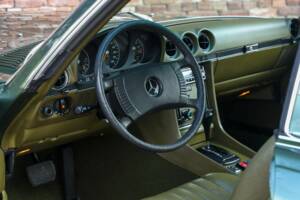 Image 3/50 de Mercedes-Benz 280 SLC (1976)