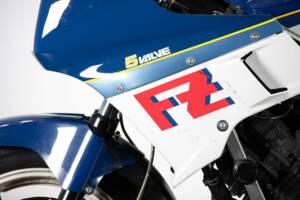 Image 18/50 of Yamaha FZ 750 (1986)