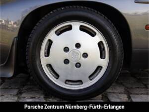 Image 12/46 of Porsche 928 S (1985)