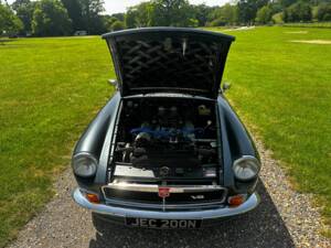 Image 29/38 of MG MGB GT V8 (1974)