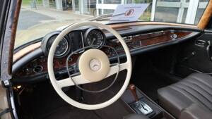 Imagen 44/52 de Mercedes-Benz 280 SE 3,5 (1970)