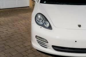 Bild 13/50 von Porsche Panamera 4S (2010)