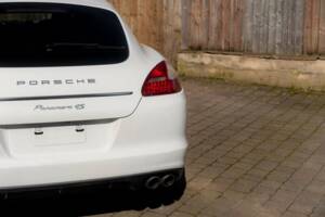 Bild 37/50 von Porsche Panamera 4S (2010)