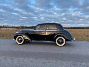 Image 4/16 of Mercedes-Benz 220 (1952)