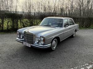 Image 6/8 de Mercedes-Benz 280 SE (1971)