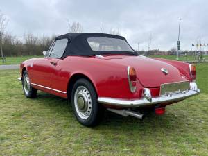 Image 20/24 of Alfa Romeo Giulia 1600 Spider (1963)