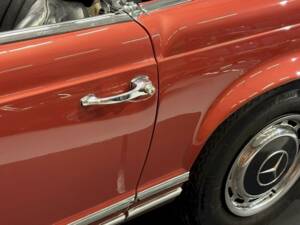 Image 16/35 de Mercedes-Benz 280 SL (1969)