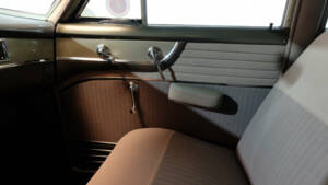 Image 13/19 of Cadillac 61 Sedan (1951)
