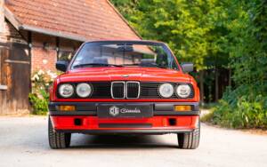 Immagine 3/33 di BMW 318i (1991)