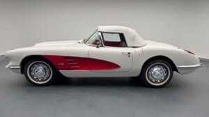 Image 2/19 of Chevrolet Corvette (1959)