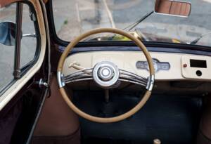 Immagine 22/33 di Renault 4 CV Décapotable (1951)