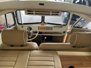 Image 18/50 of Volkswagen T1 Samba 1.2 (1962)