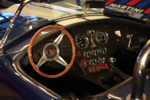 Image 28/57 of AC Cobra 427 (1965)