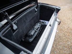 Bild 48/59 von Aston Martin V8 EFi Volante (1988)