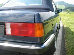 Bild 20/50 von BMW 325i (1989)