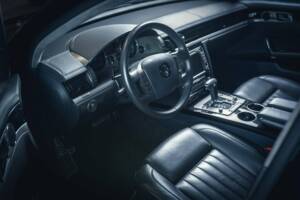 Image 6/15 of Volkswagen Phaeton W12 (2010)