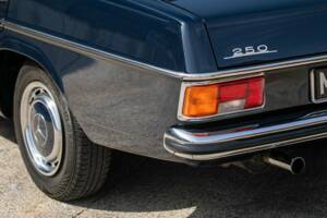 Image 42/50 of Mercedes-Benz 250 (1972)