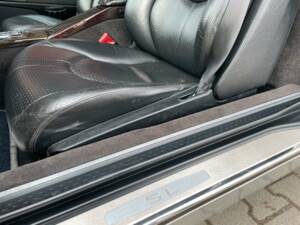 Image 14/20 of Mercedes-Benz SL 500 &quot;Final Edition&quot; (2001)