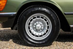 Image 16/50 de Mercedes-Benz 280 SLC (1976)