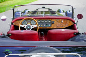 Image 9/54 of Morgan Plus 8 (1992)