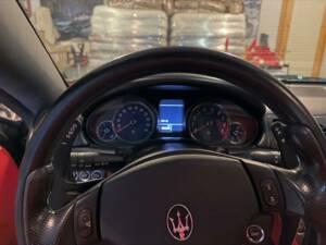 Image 18/22 of Maserati GranTurismo 4.2 (2008)