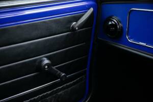 Image 20/34 of Rover Mini "Paul Smith" (1999)