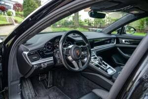Image 6/11 of Porsche Panamera GTS (2018)