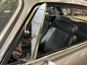 Image 18/35 de Alfa Romeo 2000 GT Veloce (1975)