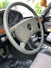 Image 9/15 de Mercedes-Benz 280 SE (1977)