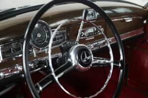 Image 20/50 de Mercedes-Benz 300 c (1956)