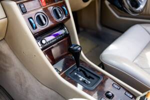 Bild 41/46 von Mercedes-Benz E 320 (1994)