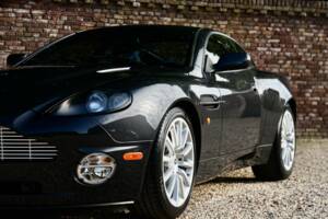 Image 16/50 of Aston Martin V12 Vanquish (2003)