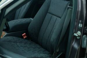 Bild 35/50 von Mercedes-Benz 400 SE (1991)