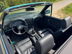 Image 11/11 de BMW 318i (1993)