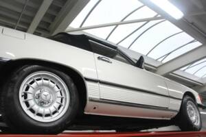 Image 11/50 de Mercedes-Benz 280 SL (1977)