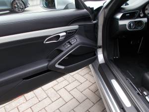 Immagine 9/15 di Porsche 911 Targa 4S (2017)