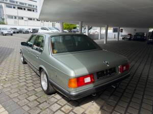 Bild 15/15 von BMW 735i (1984)