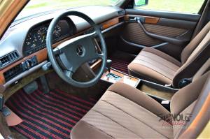 Bild 17/39 von Mercedes-Benz 300 SE (1986)