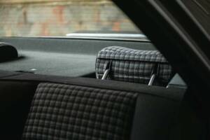 Image 20/43 of Mercedes-Benz 300 CE 3.2 AMG (1990)