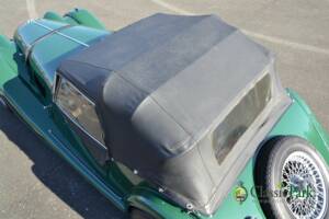Image 22/50 of Morgan 4/4 Series IV (1962)