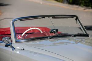 Image 29/46 of Mercedes-Benz 190 SL (1960)