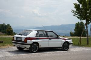 Image 8/47 of Lancia Delta HF Integrale (1988)