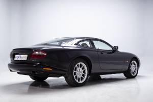 Image 9/37 of Jaguar XKR (1998)