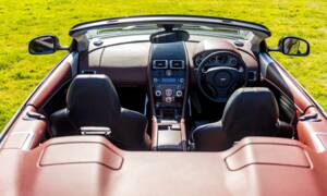 Image 13/39 of Aston Martin DBS Volante (2011)