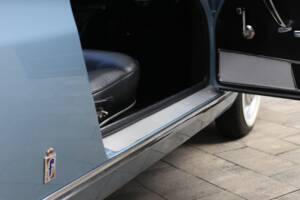 Image 26/56 of Peugeot 404 Coupé (1968)